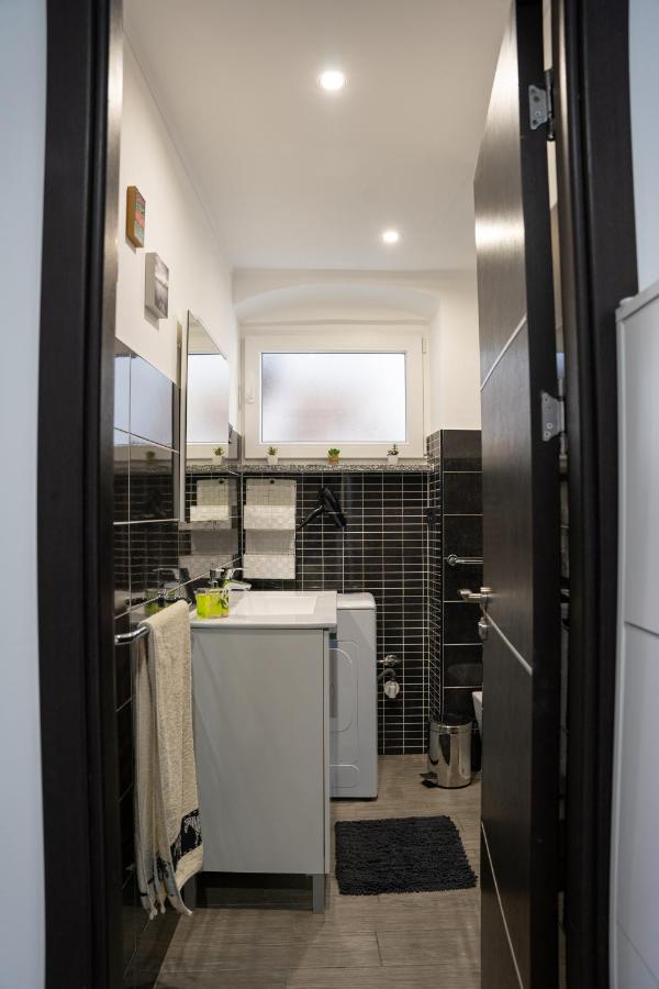 Rovigno Tesoro 1 Apartment ภายนอก รูปภาพ